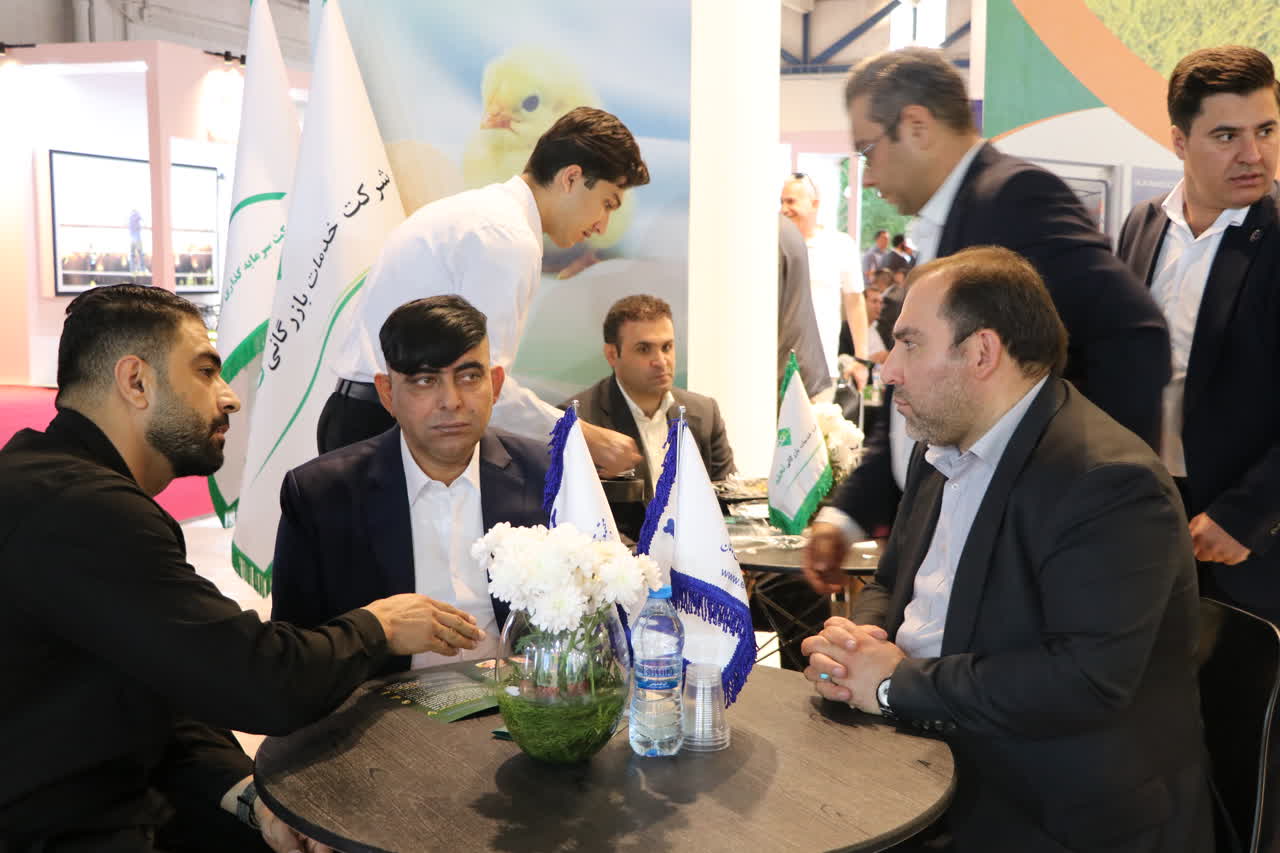 تصویر ۱۰ — نمایشگاه