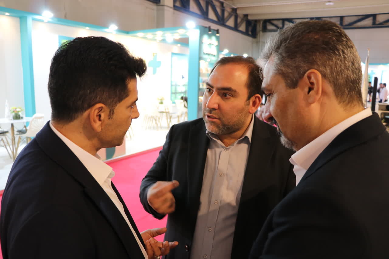 تصویر ۰۳ — نمایشگاه